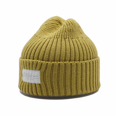Common Fabric Knit Beanie Hats Custom Logo In Embroidery Pattern