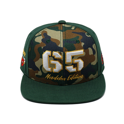 Breathable Plastic Snapback Hats with Structured Flat Brim And Custom Embroidery Logo Camo Color
