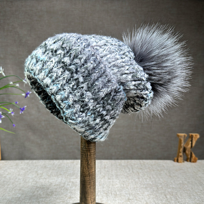 2024 New Hat Women Cashmere Knitted Hat Autumn/Winter Fox Fur Pompom Hat Curled Edge Colored Protection Ear Cap