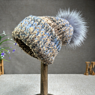 2024 New Hat Women Cashmere Knitted Hat Autumn/Winter Fox Fur Pompom Hat Curled Edge Colored Protection Ear Cap