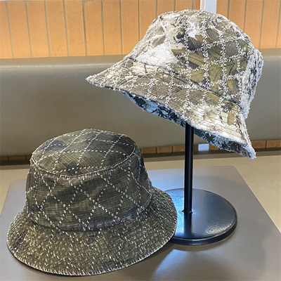 Hot Sale Spring and Autumn New Flat Top Frayed Denim Suquin Plaid Embroidery Custom Bucket Hat Embroidery logo Fisherman's Hat