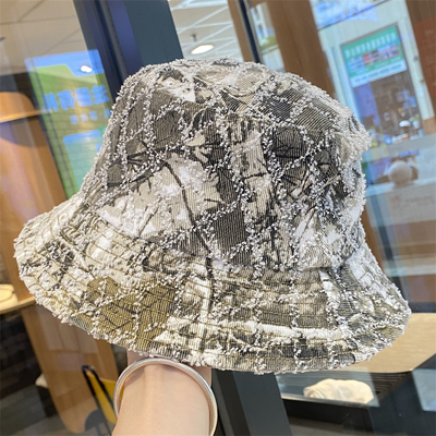 Hot Sale Spring and Autumn New Flat Top Frayed Denim Suquin Plaid Embroidery Custom Bucket Hat Embroidery logo Fisherman's Hat